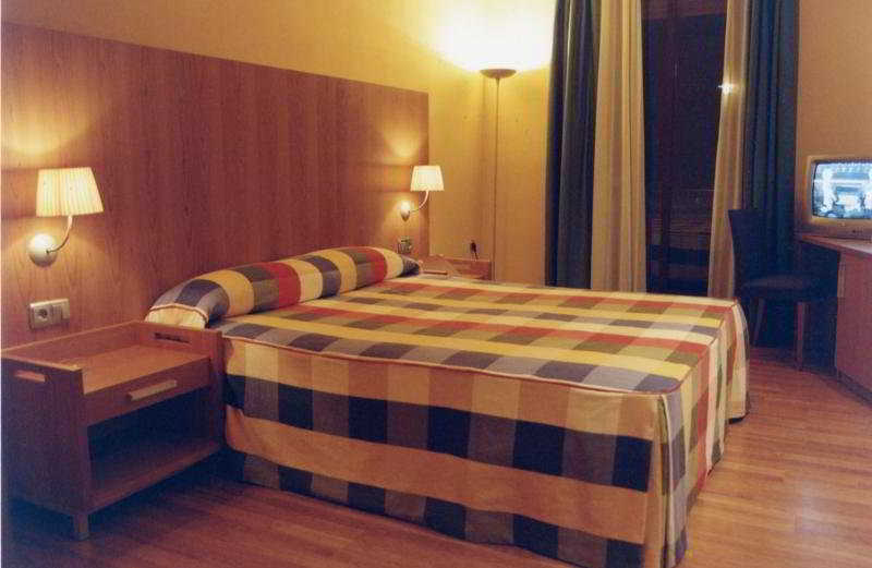 Cear Juan Carlos I Hotel Granada Buitenkant foto